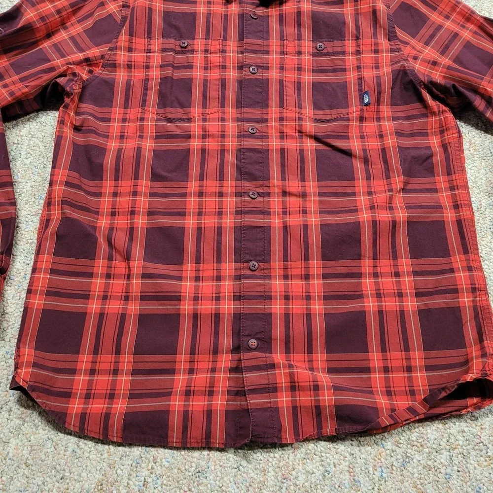 The North Face Shirt Mens XL Red Plaid‎ Button Up Vented Roll Tab Hiking Camping
